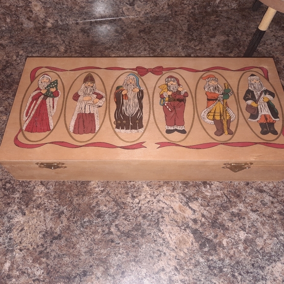 Brookstone Ornaments of Santa's past collection - Picture 1 of 16